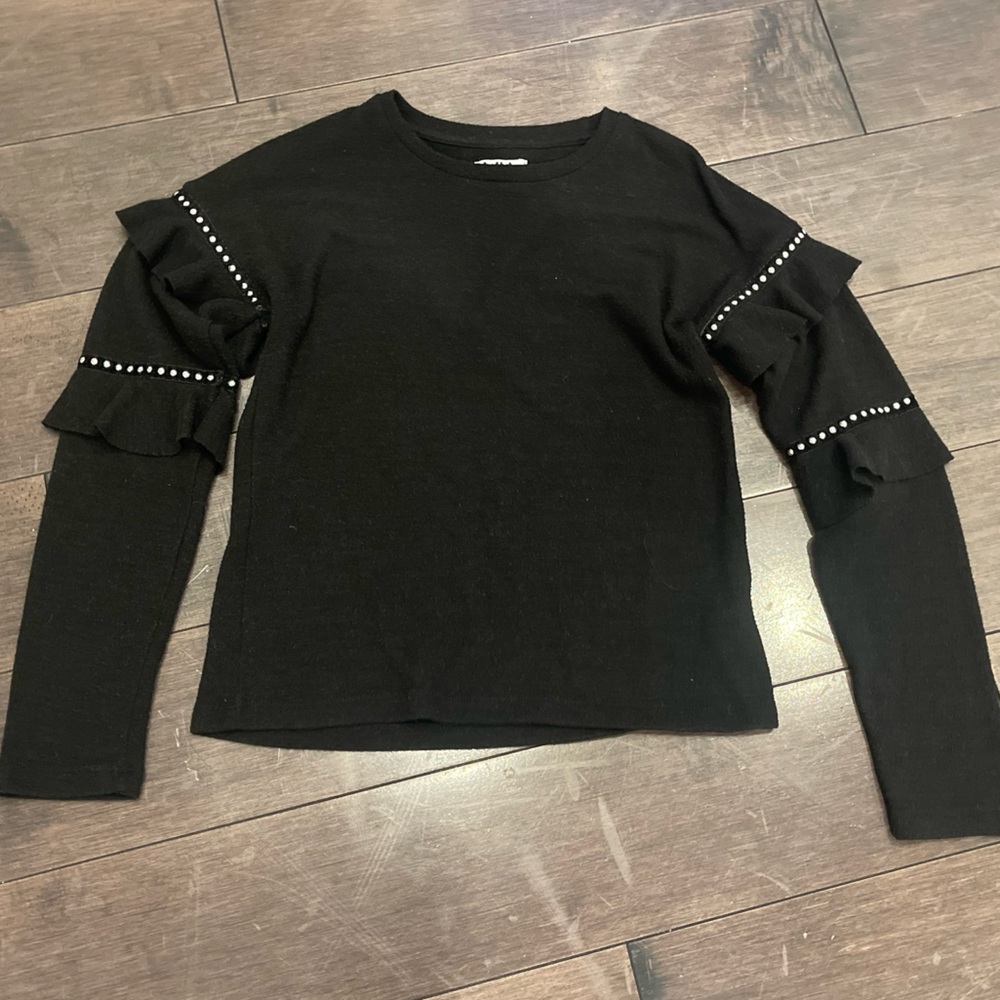Girls MIA Sweater. Like new. Fits girls 14/16